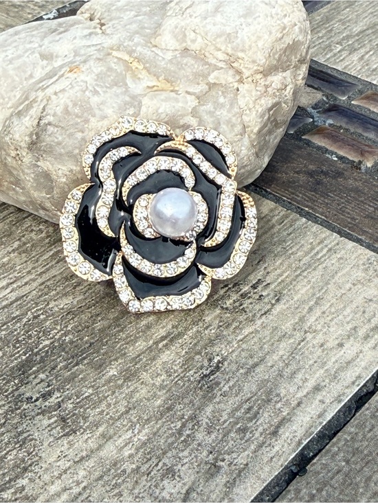 Unbranded Jewelry - NWT Elegant Black Enamel Rose Brooch with Pearl Center